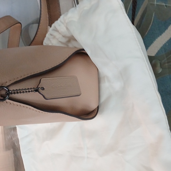 Coach Tan Leather Women's Crossbody Bag - Picture 3 of 7